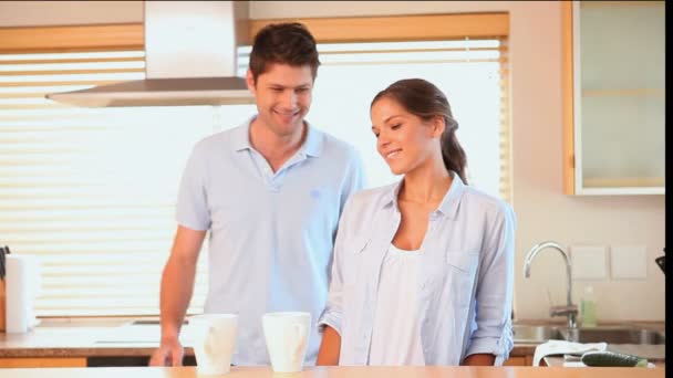 Casal bebendo café pela manhã — Vídeo de Stock