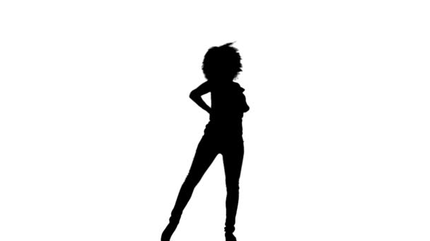 Silhouette of dancing woman with hands on hips — Stock Video