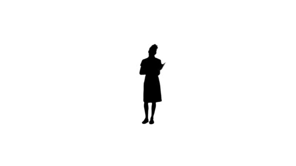 Silhouette woman holding a notepad — Stock Video