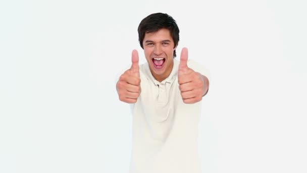 Glimlachende man de thumbs-up — Stockvideo