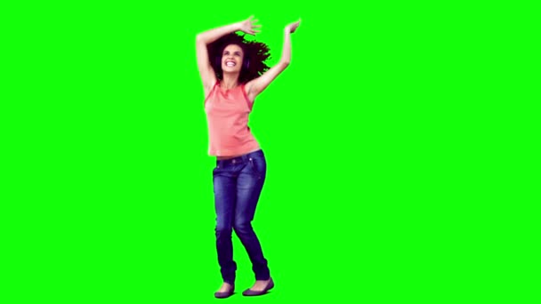 Счастливая женщина в замедленной съемке — стоковое видео