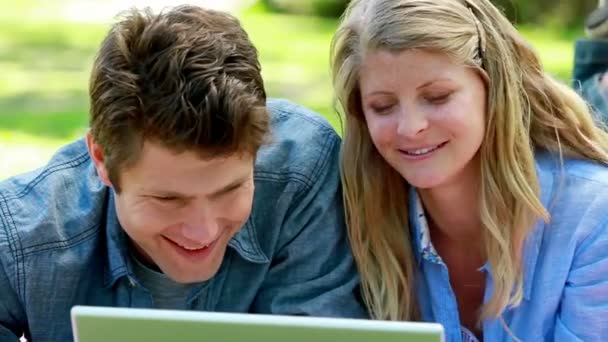 Couple using a computer — Stock Video