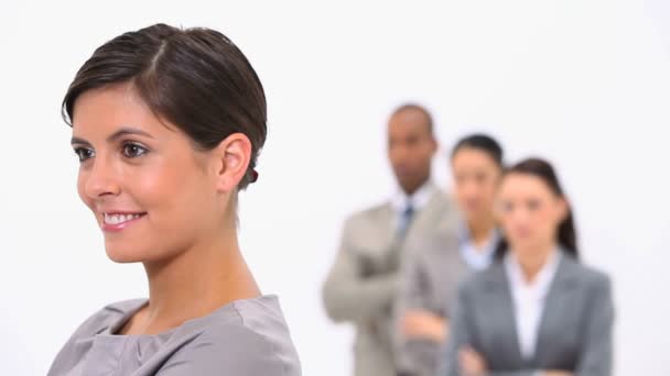 Femme d'affaires avec ses collègues — Video