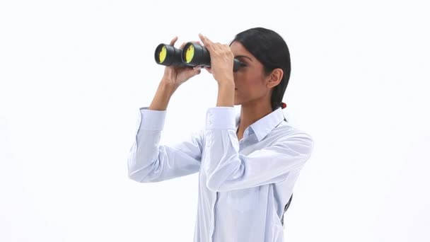 Woman holding binoculars — Stock Video