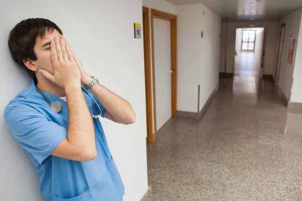Die Nase voll von Krankenschwester — Stockfoto