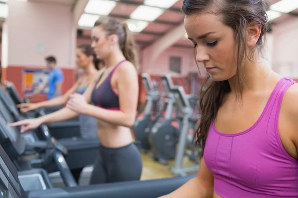 In de sportschoolen el gimnasio — Stockfoto