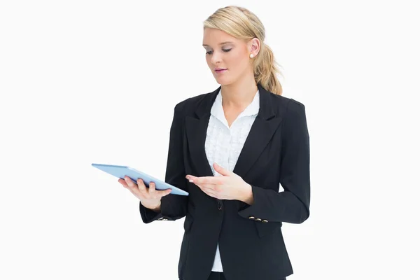 Businesswoman with her tablet — Stok fotoğraf