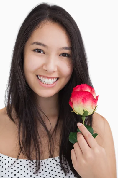 微笑玫瑰的女人 — 图库照片