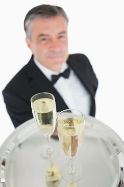 Närbild av bricka med glas champagne — Stockfoto