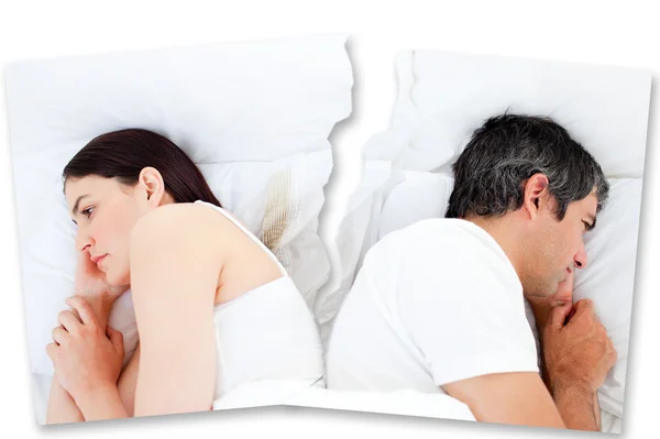 Manželé od sebe v posteli — Stock fotografie