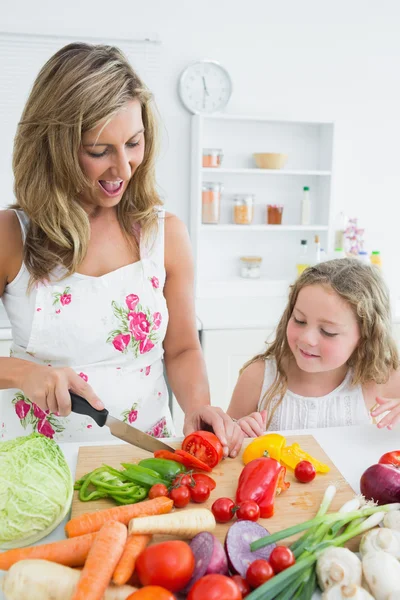 Hija viendo a su madre — Foto de Stock