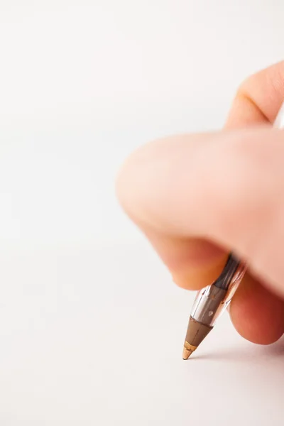 Hombre escribiendo con biro — Foto de Stock