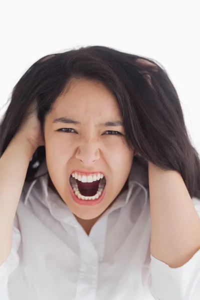 Gritando morena tirando de su pelo —  Fotos de Stock