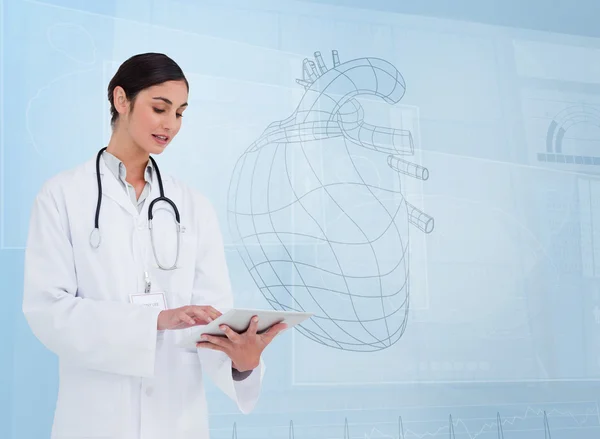 Kobieta lekarz za pomocą tabletu pc przed palenisko szkic — Zdjęcie stockowe