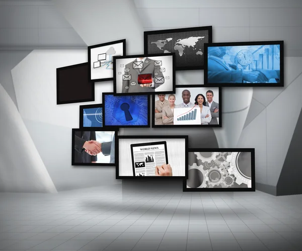 Многие экраны, показывающие бизнес-изображения — стоковое фото