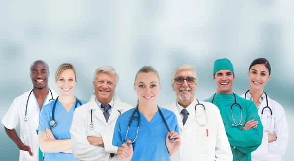 Grupo médico sonriente — Foto de Stock