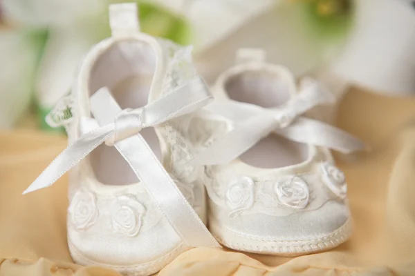 White baby booties — Stock Photo, Image