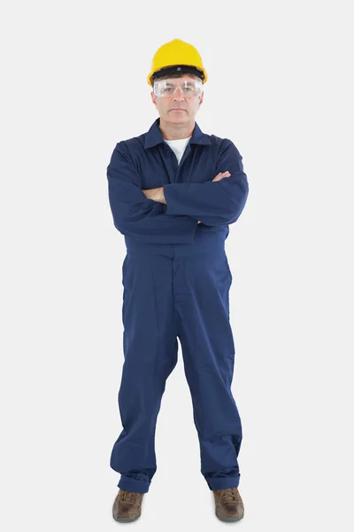 Confident technician wearing hardhat and eyewear — Stock Photo, Image