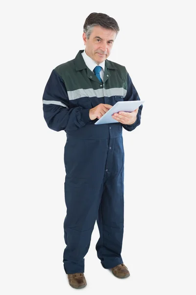 Portrait of repairman holding digital tablet — Stock Photo, Image