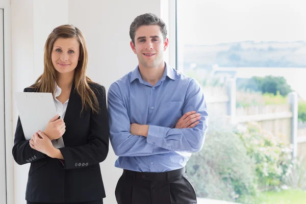 Estate agent and client — Stock Photo, Image