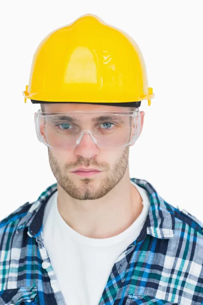 建筑师戴防护眼镜和安全帽的肖像 — 图库照片
