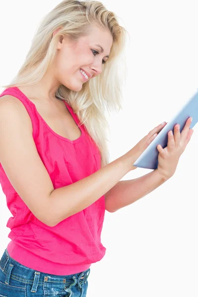 Portrait of happy casual woman using digital tablet — Stock Photo, Image