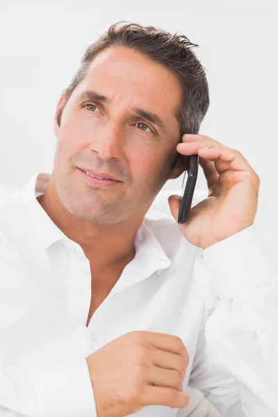 Portrait of man phoning — Stock Photo, Image