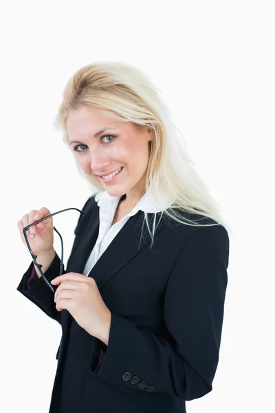 Porträt der schönen jungen Geschäftsfrau mit Brille — Stockfoto