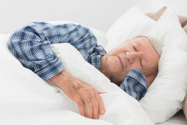 Gubbe som sover — Stockfoto