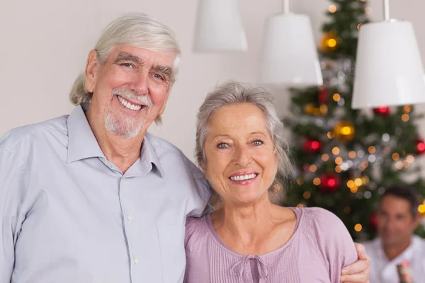 Felices abuelos en Navidad — Foto de Stock