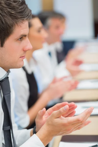 Businessman clapping — Stock Photo, Image