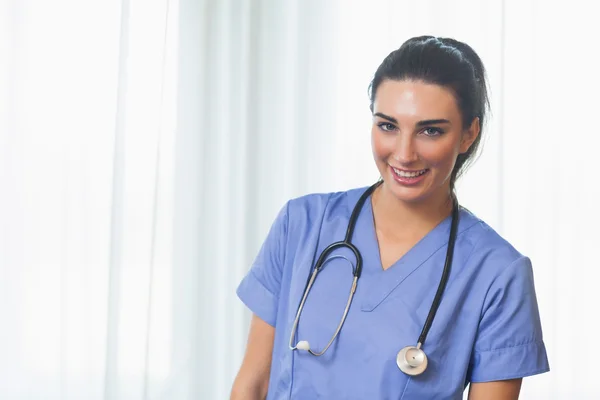 Sorridente infermiera — Foto Stock