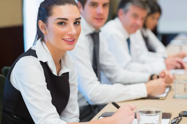 Mujer de negocios sonriente —  Fotos de Stock