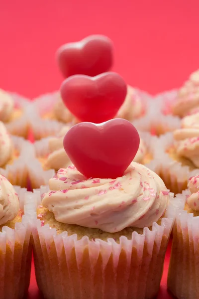 Valentinstag rosa und weiße Cupcakes — Stockfoto