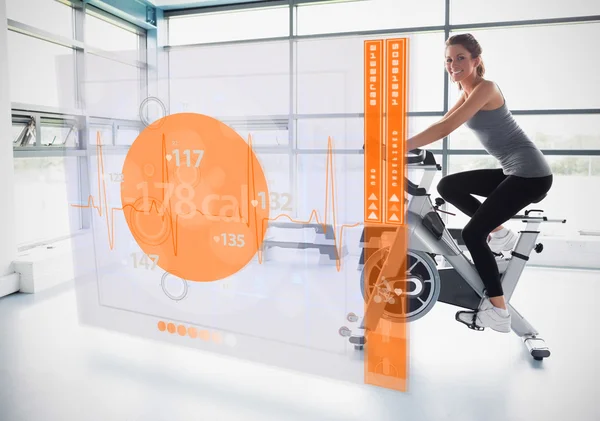 Junges Mädchen beim Heimtrainer mit futuristischer Schnittstelle — Stockfoto