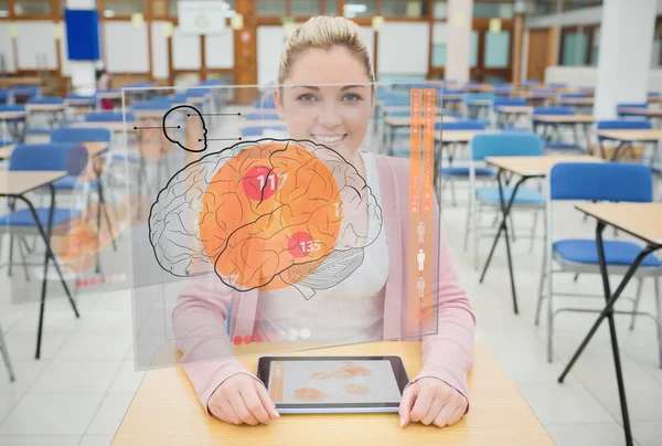 Čelní pohled studenta s tabletem na futuristické inte — Stock fotografie