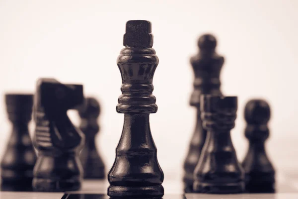 Черные шахматы — стоковое фото