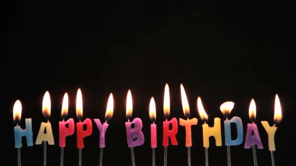 Feliz cumpleaños velas que se extinguen — Vídeos de Stock