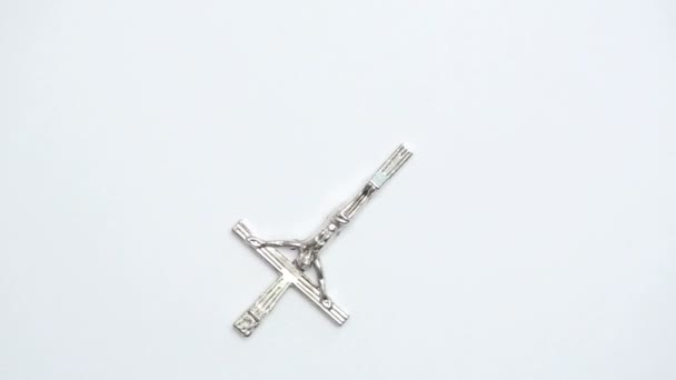 Silver crucifix — Stock Video