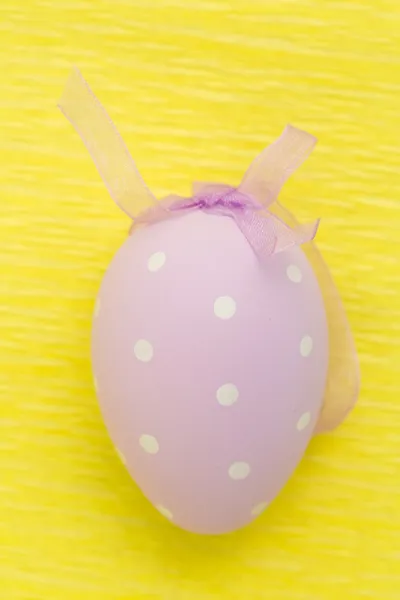 Close up on purple spotted egg — Stock Photo, Image