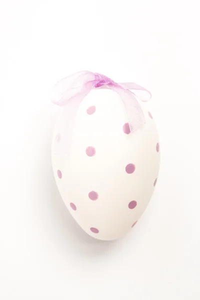 Пятнистое пасхальное яйцо — стоковое фото