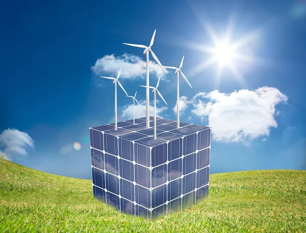 Turbines sur un cube constitué de panneaux solaires — Photo