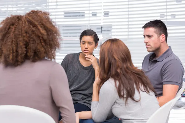 Patients listening to another patient — Stock Photo, Image