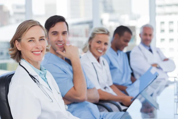 Equipo médico en fila —  Fotos de Stock