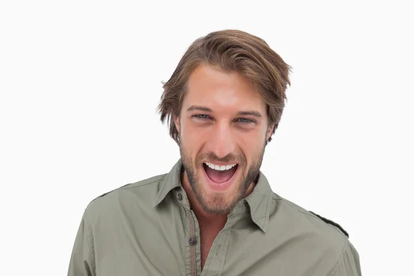 Homme riant à la caméra — Photo