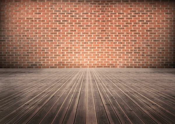 Rum brädraden med tegel vägg — Stockfoto