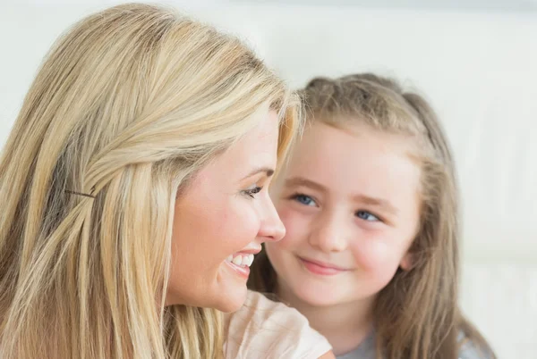 Laughing mother and daughter — Stock Photo, Image