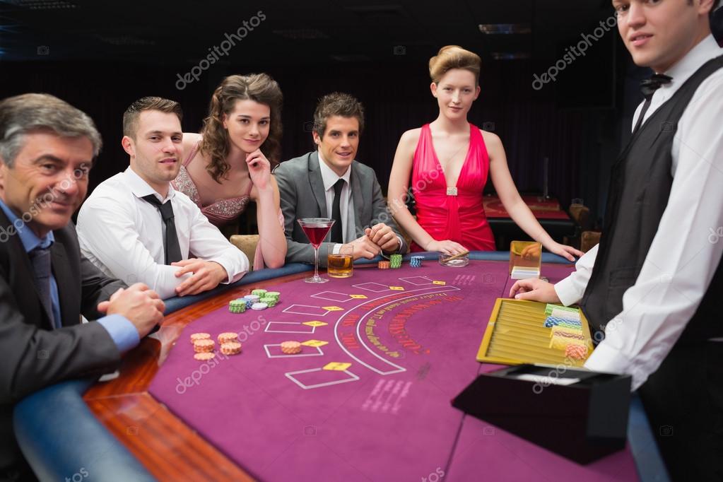 Best way to roll dice in craps Folding felt poker table