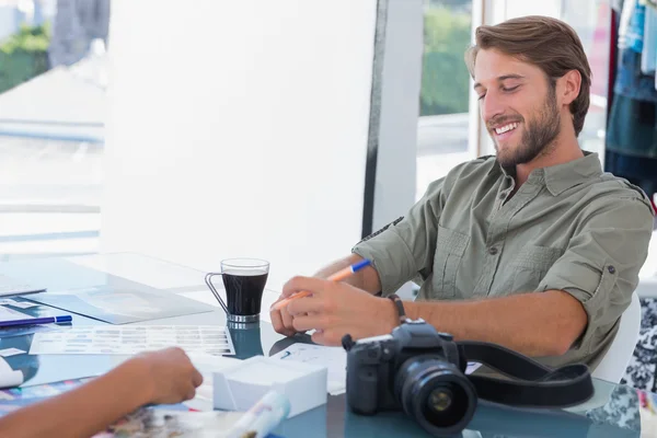 Attraktiv foto redaktör — Stockfoto