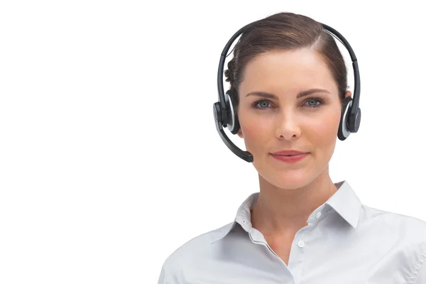Ernstige zakenvrouw met headset — Stockfoto